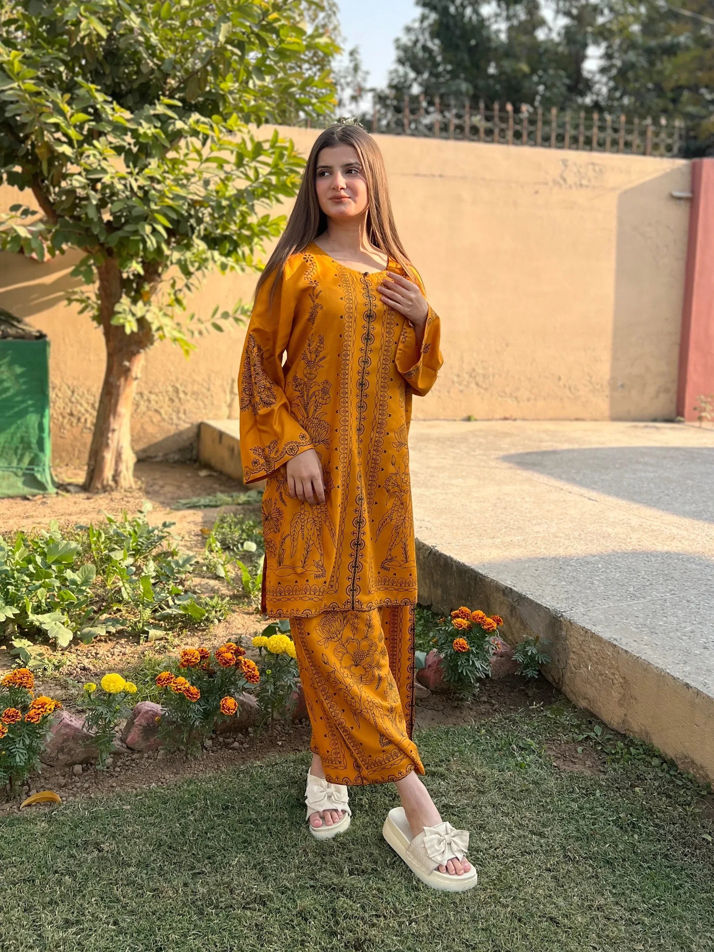 GOLDEN PETAL