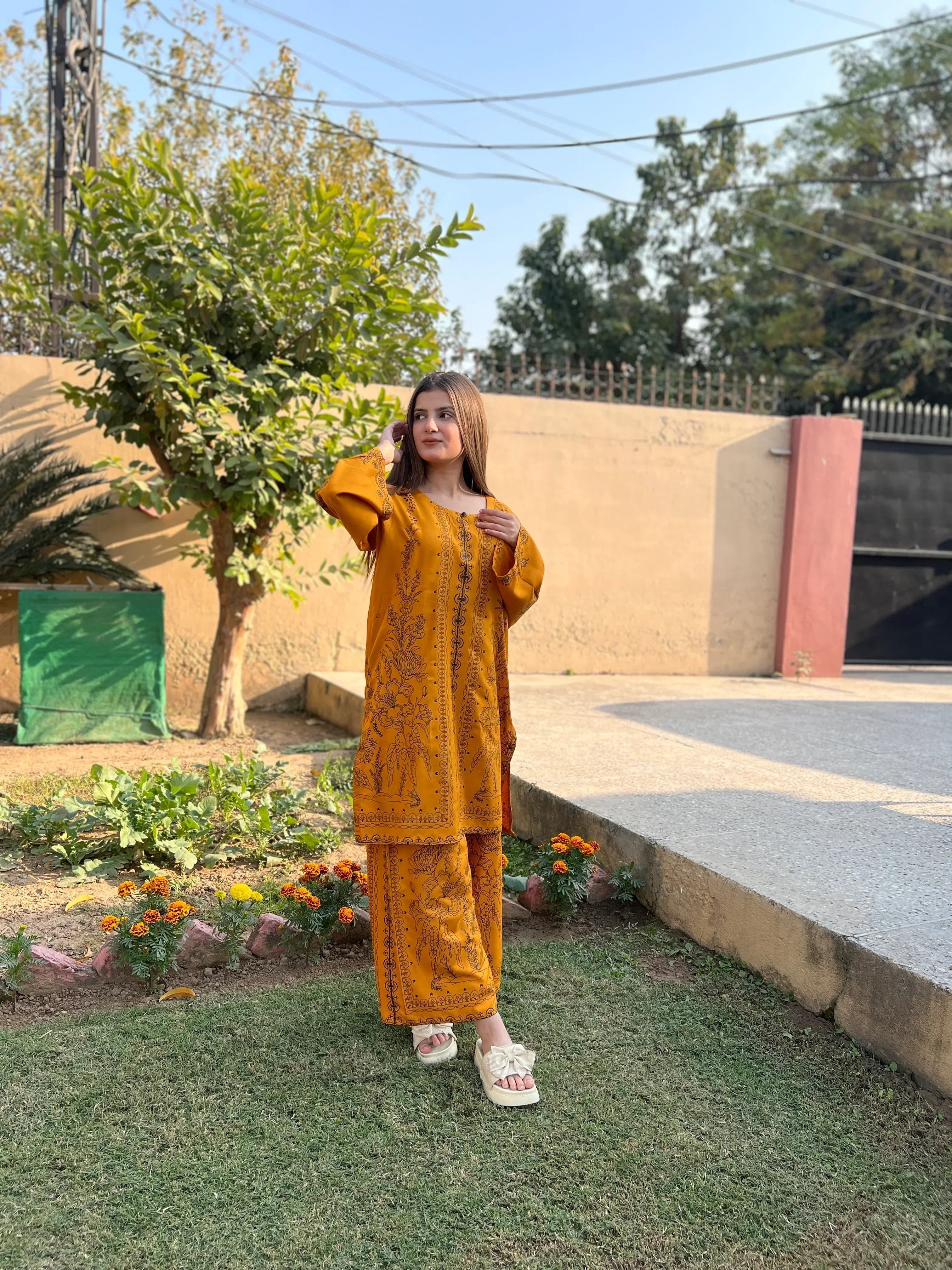 GOLDEN PETAL
