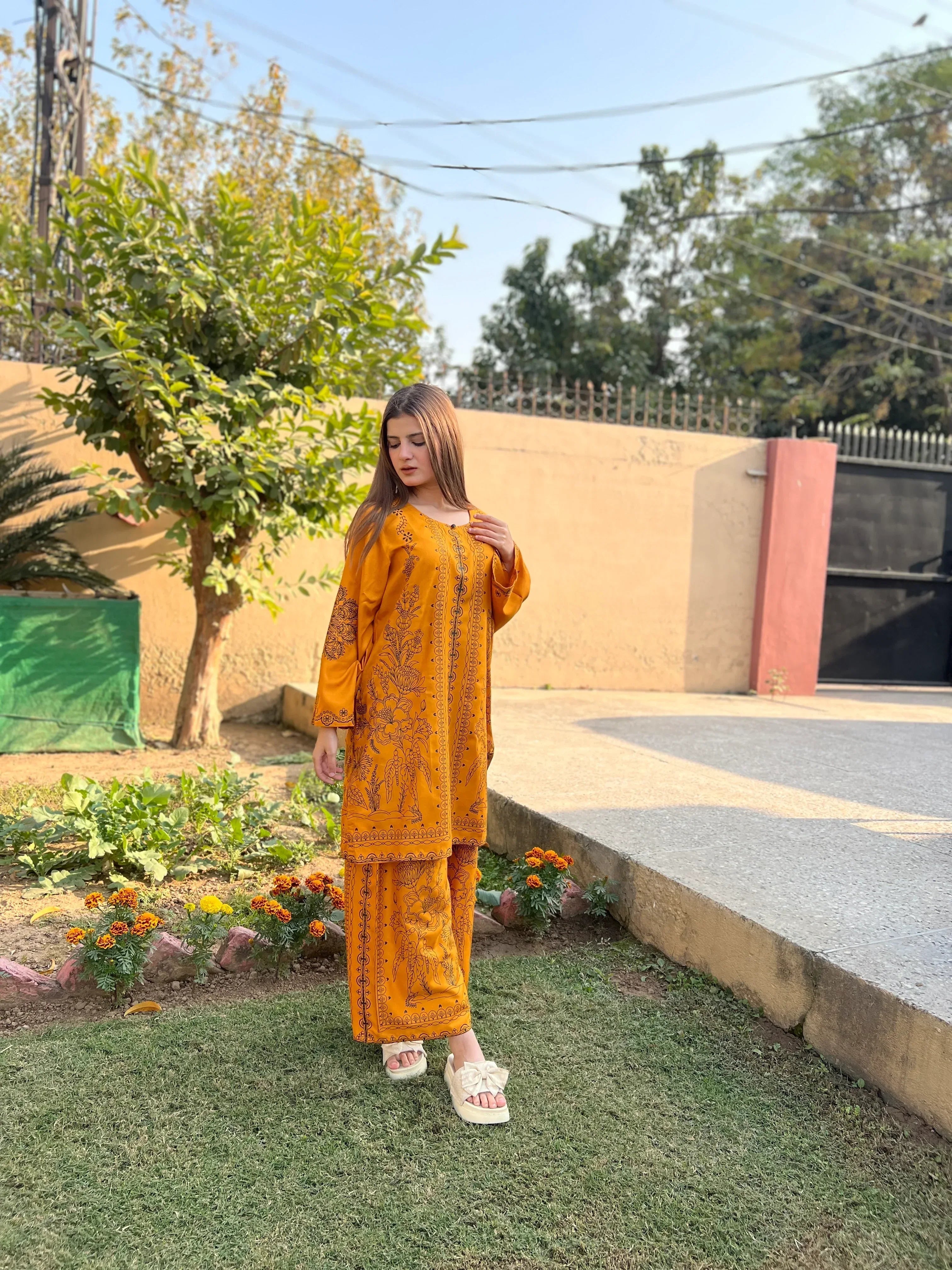 GOLDEN PETAL