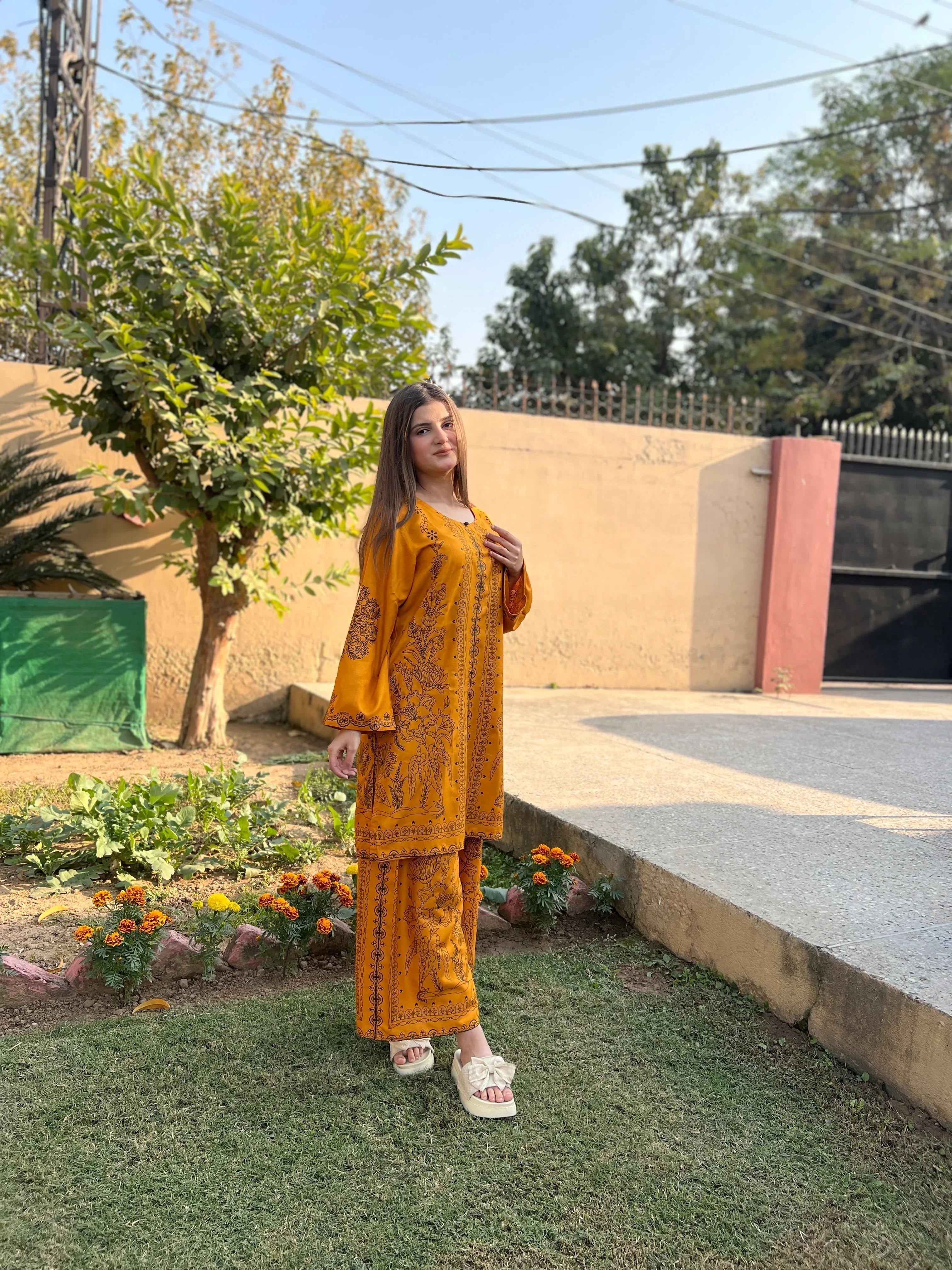 GOLDEN PETAL
