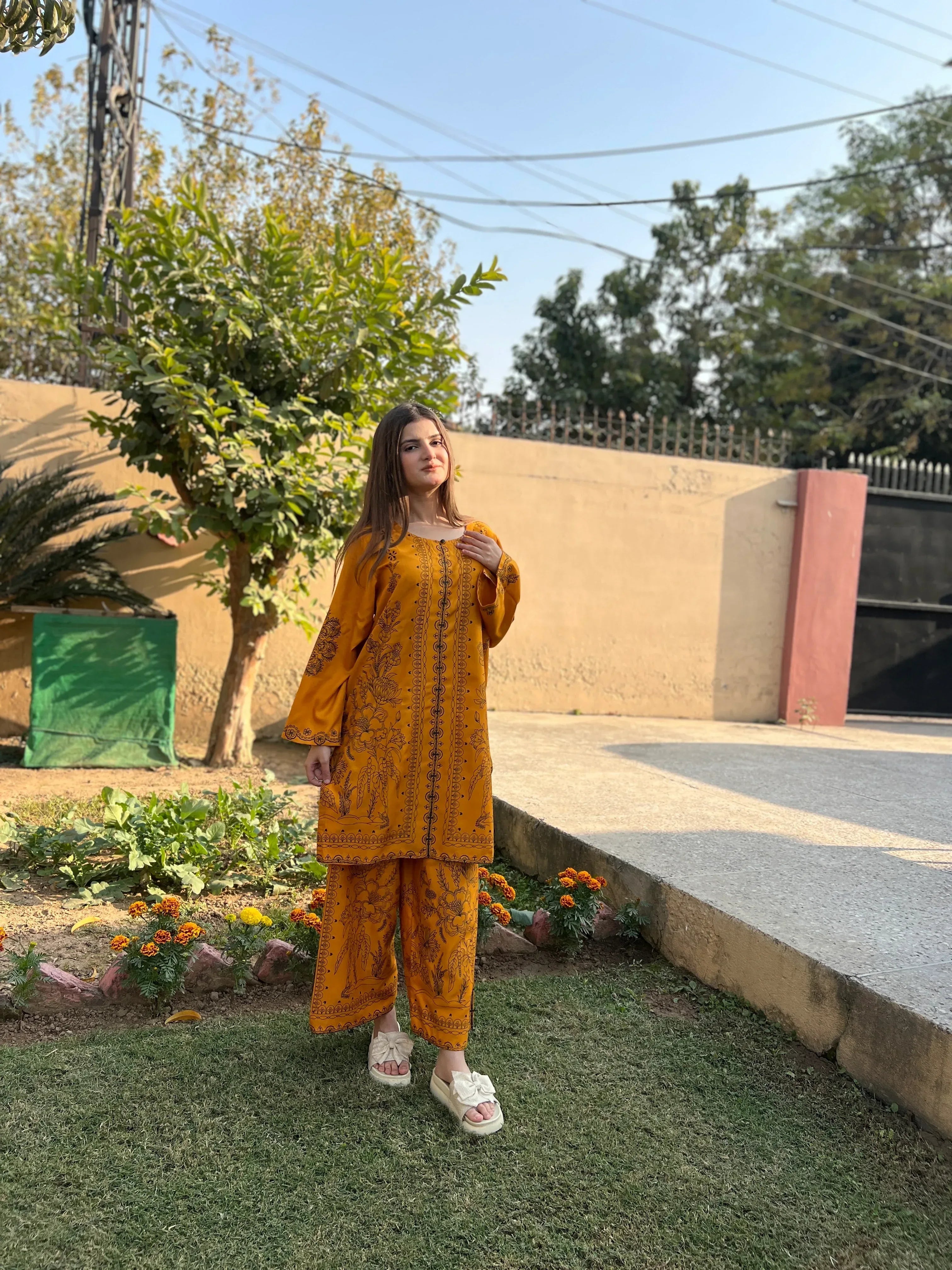 GOLDEN PETAL