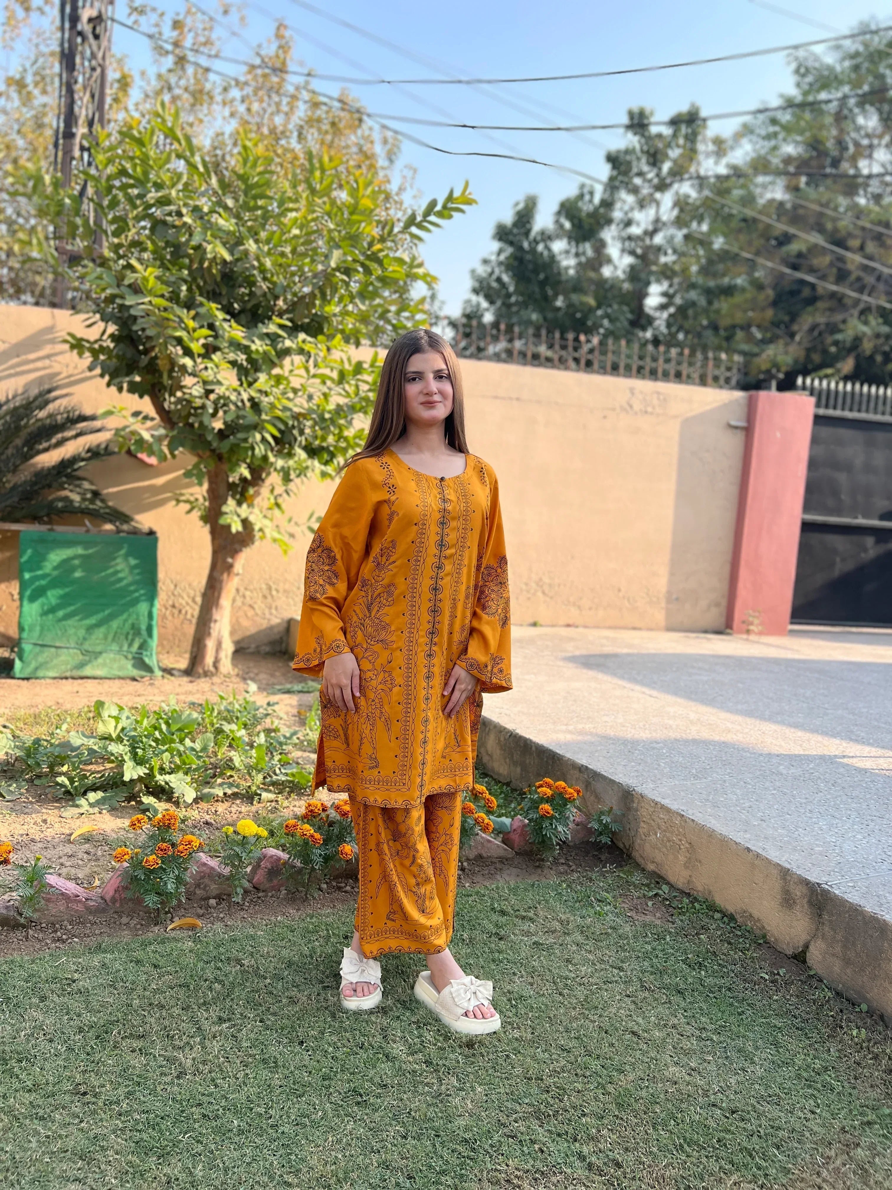 GOLDEN PETAL
