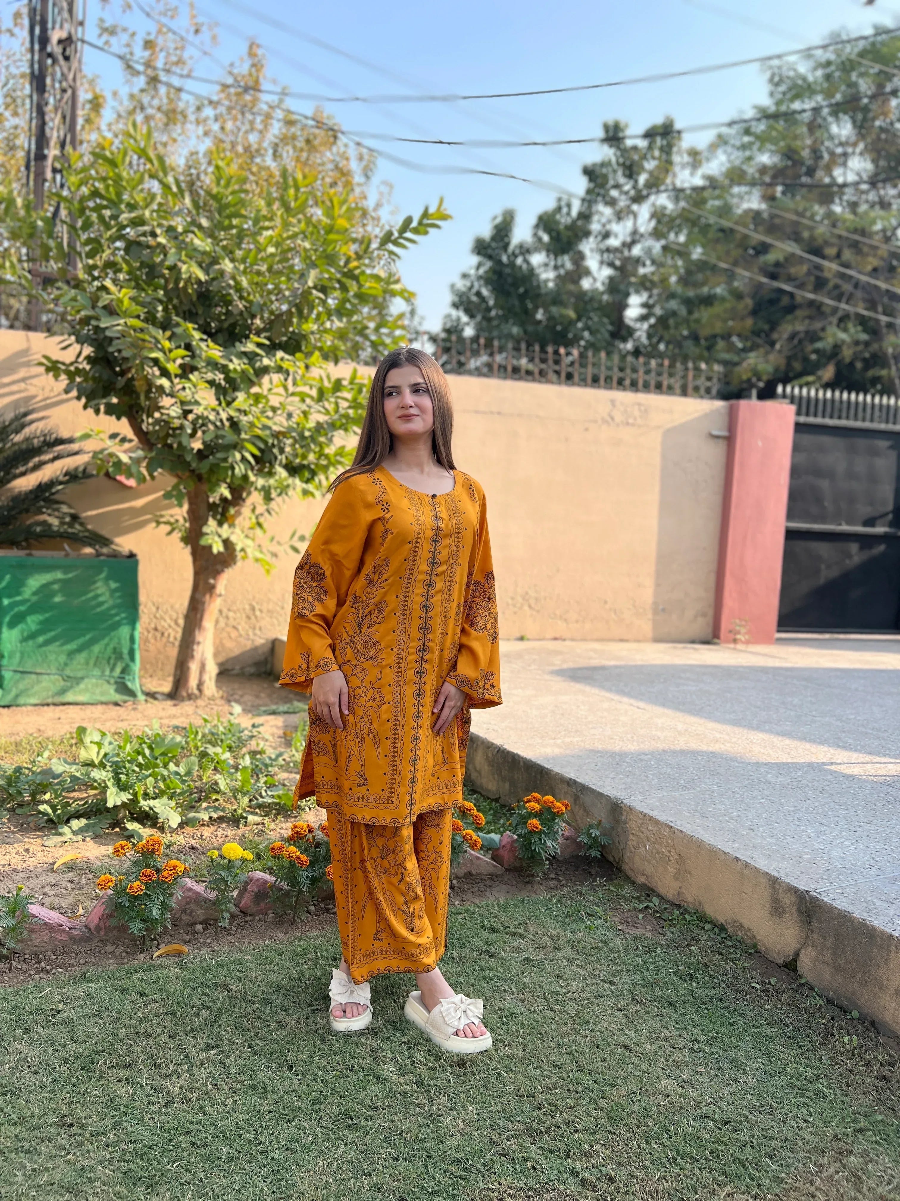 GOLDEN PETAL