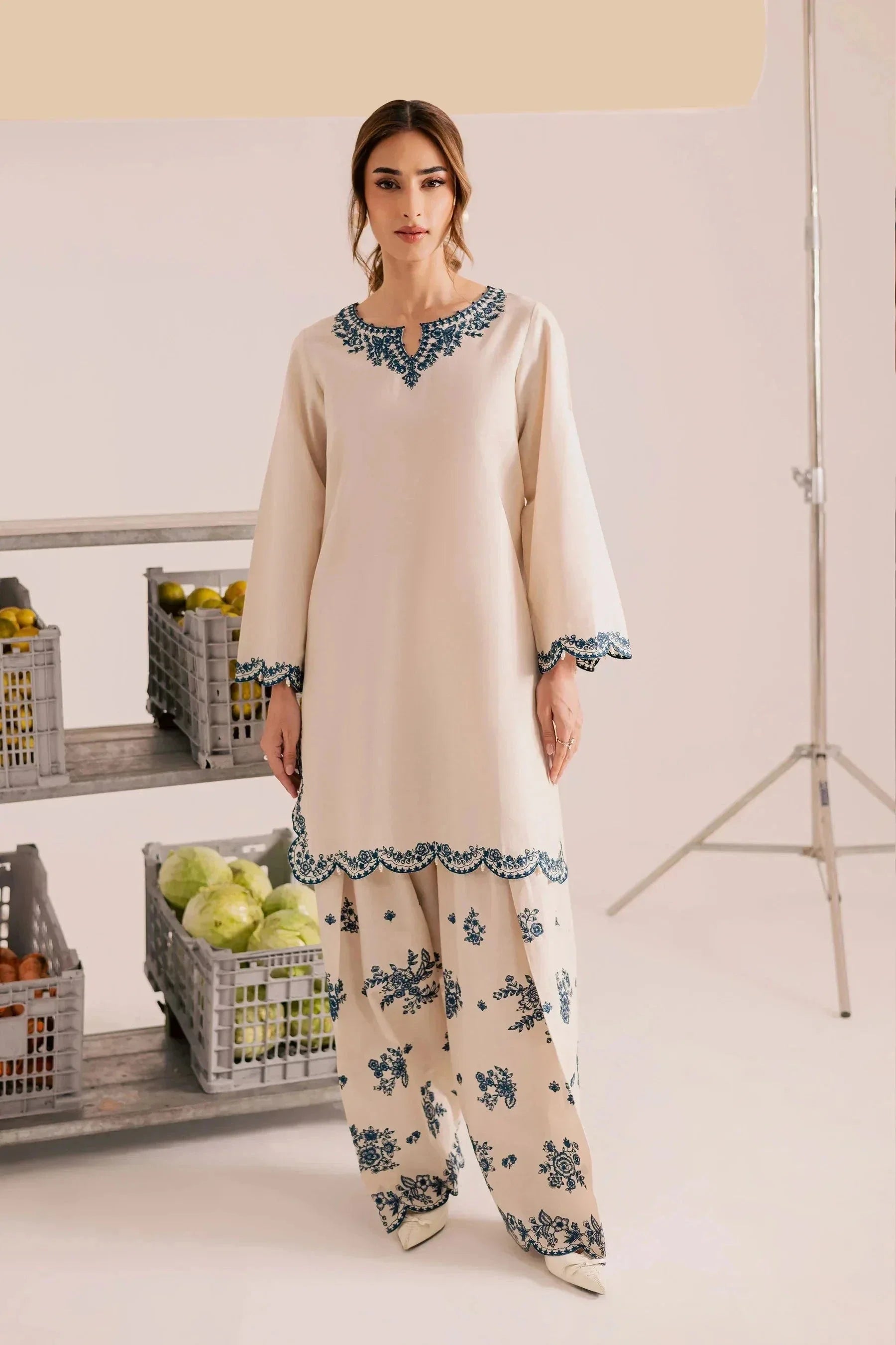 NOARA — Elaya Embroidered 2pice Suit