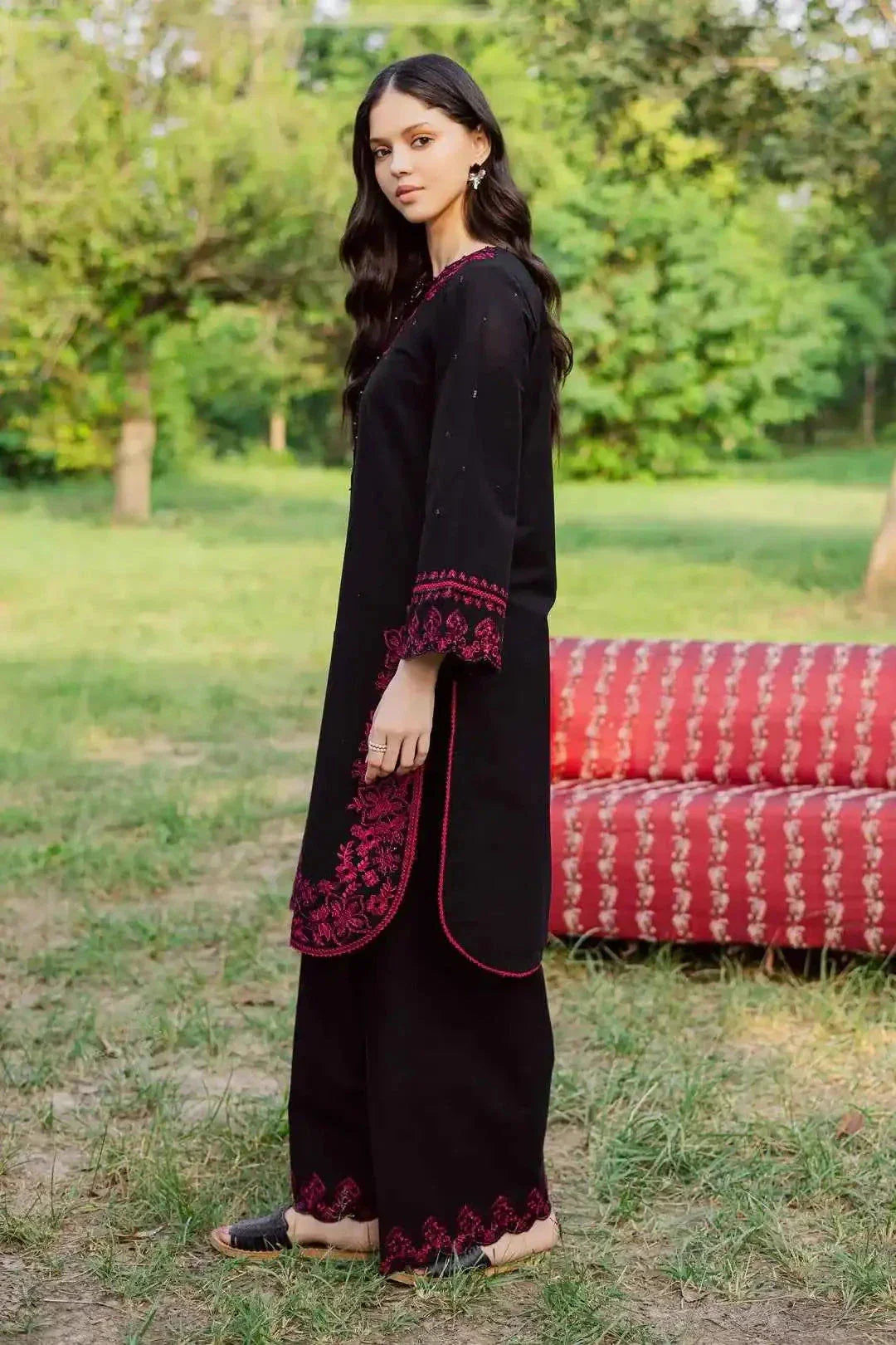 NOARA — ZARNOIR Embroidered 2piece Suit