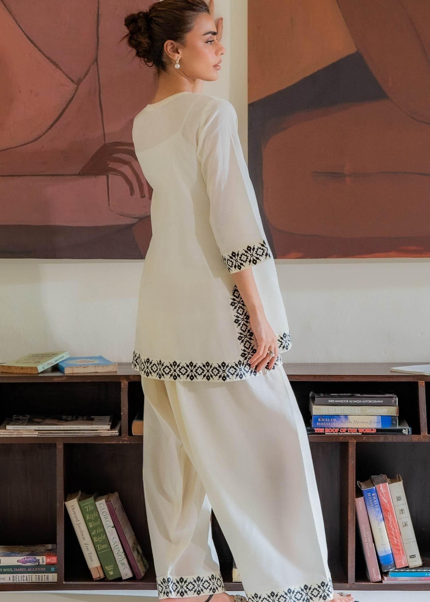 TETEIS with Trouser